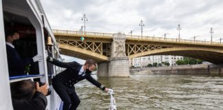 Gedenken an das Schiffsunglück 2019 auf der Donau