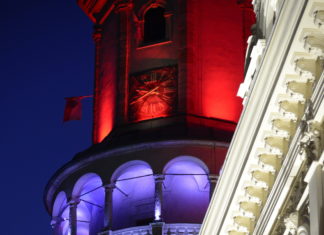 Lichterspiel im ganzen Land zur Ehren der Nationalmannschaft