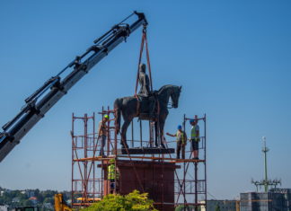 Restaurierung der Statue von Artúr Görgei hat begonnen