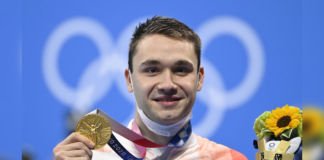 Ungarischer Goldschwimmer kam mit zerissener Badehose