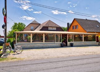 Rózsakert Étterem – Rosengarten Restaurant in Balatonkeresztúr
