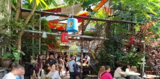 Szimpla Kert: Kultur geht auch knallbunt und crazy