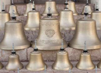 Neue Glocken für das Rathaus Győr