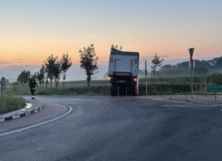 LKW bei Sárosd abgetaucht