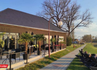 Die Waterfront Lodge in Dunapataj