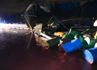 LKWs umgekippt: Erst Kirschsaft – jetzt Mais