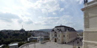 Budapest: Reithalle im Burgviertel strahlt im neuen Glanz