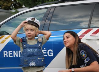 Polizei Siófok überraschen Geburtstagskind