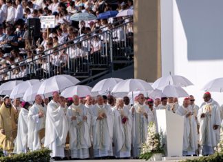 Bunter Auftakt des Eucharistischen Kongresses in Budapest – Show und Gottesdienst mit Zehntausenden