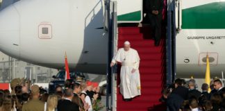 Der Papst ist in Budapest gelandet
