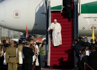 Der Papst ist in Budapest gelandet