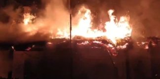 Reetdachhaus in Vollbrand!