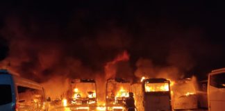 Sieben Busse brannten in Dunavarsány