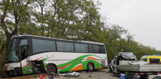 Bus kollidierte mit Transporter bei Kocsér