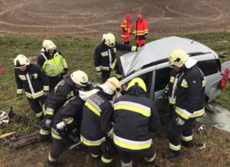 Zug kollidierte mit einem Auto bei Kemenesmihályfa