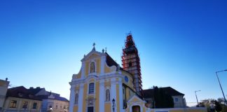 Karmeliterkirche in Györ wird aufgehübscht