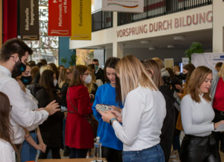 Erfolgreiche Berufsbildungsmesse an der Audi Hungaria Schule