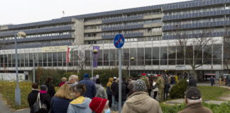 Lange Warteschlangen am ersten Tag der Impfaktions-Woche