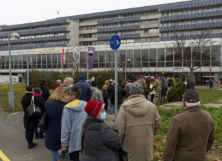 Lange Warteschlangen am ersten Tag der Impfaktions-Woche