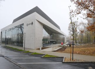 Multifunktionales Lernzentrum der Universität Debrecen übergeben