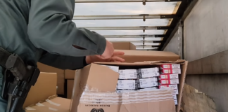 Gefälschte Parfums und Schmuggelzigaretten auf der Autobahn