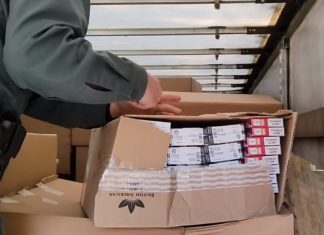 Gefälschte Parfums und Schmuggelzigaretten auf der Autobahn