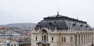 Dachdecker-Weltmeisterschaft: Budavár Reitschule hat das schönste Dach!