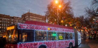 Weihnachtsbus: Mikulástroli ist wieder in Budapest unterwegs