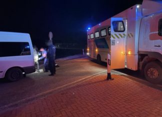 Flüchtlingstransporter in der Nähe von Győr aufgehalten