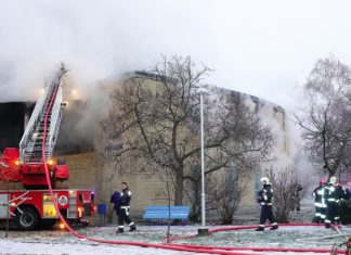 Feuer in Sporthalle in Szentes!