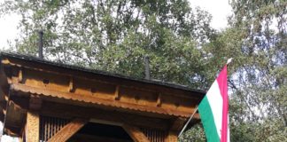 Der Wächter der Karpaten steht in Szilvásvárad