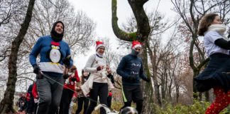 Budapest: Traditioneller Weihnachtslauf der hässlichen Weihnachtspullover