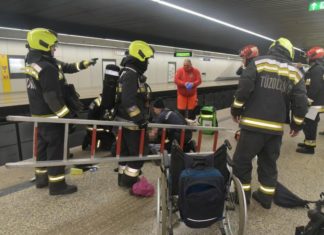 Budapest: Rollstuhlfahrer stürzt ins Gleisbett der M3!