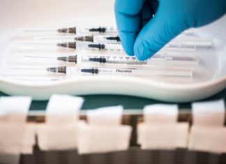 Die ersten Sputnik Light Impfdosen kommen in Ungarn an