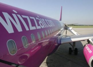 Wizzair stellt Flugbetrieb in der Ukraine ein und Situation an den Grenzübergängen zu Ungarn bereits verschärft