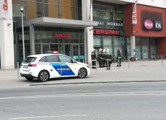 Einkaufszentrum Árkád in Györ wegen Bombendrohung geräumt!