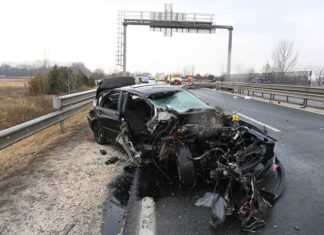 Vecsés: Unfall auf der Autobahn M4