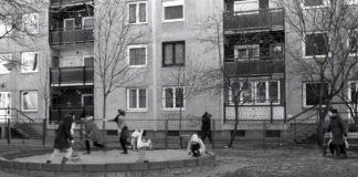 Eine ungarische Schauspielschule präsentiert einen symbolischen Kurzfilm über den ukrainisch-russischen Krieg