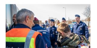 Ungarns Polizei im Dauereinsatz für die Kriegsflüchtlinge