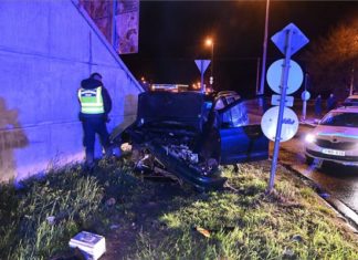 Flucht mit illegalen Migranten endete vor Brückenmauer