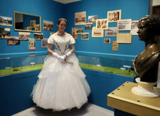 Sissi Ausstellung öffnet im Schloss Almásy in Gyula