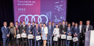 Audi Hungaria: Preise für die besten Azubis der dualen Berufsausbildung