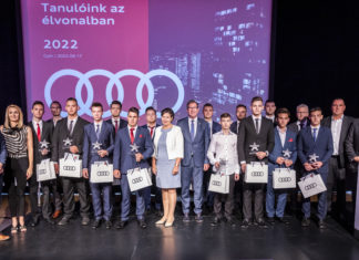 Audi Hungaria: Preise für die besten Azubis der dualen Berufsausbildung