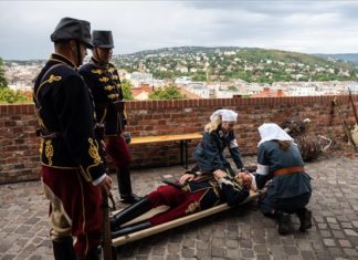 Nationalfeiertag: Die Budaer Burg wurde zum „Schlachtfeld“