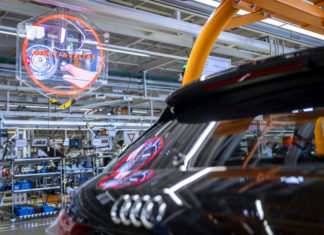 Holografische Displays in der PHEV-Produktion