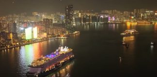 Deutsche Kreuzfahrtschiffe treffen sich in Hongkong