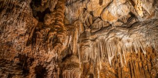 Aktivurlaub in Ungarn 2023: Spannende Wanderrouten, Höhlentouren, Marathons und Stand-up-Paddleboarding