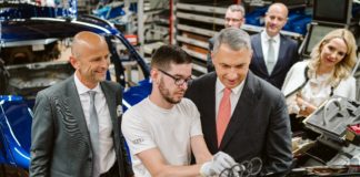 Bau- und Verkehrsminister János Lázár zu Besuch bei Audi Hungaria