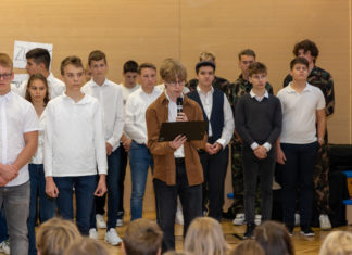 Audi Hungaria Deutsche Schule Győr-Gedenken an die Revolution von 1956