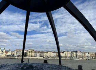 Budapests Bäder bieten auch am Ende des Sommers Erlebnisse / Spartipps für Festivalbesucher